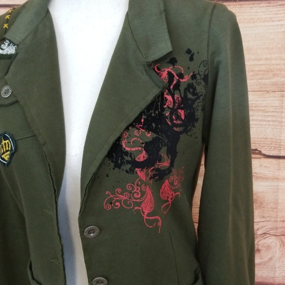 Green Art-detailed Jacket - Picture 3 of 10